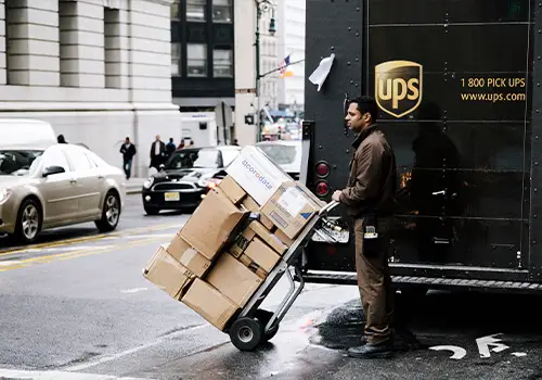 Does UPS Deliver on Sundays In 2022? (Full Guide)